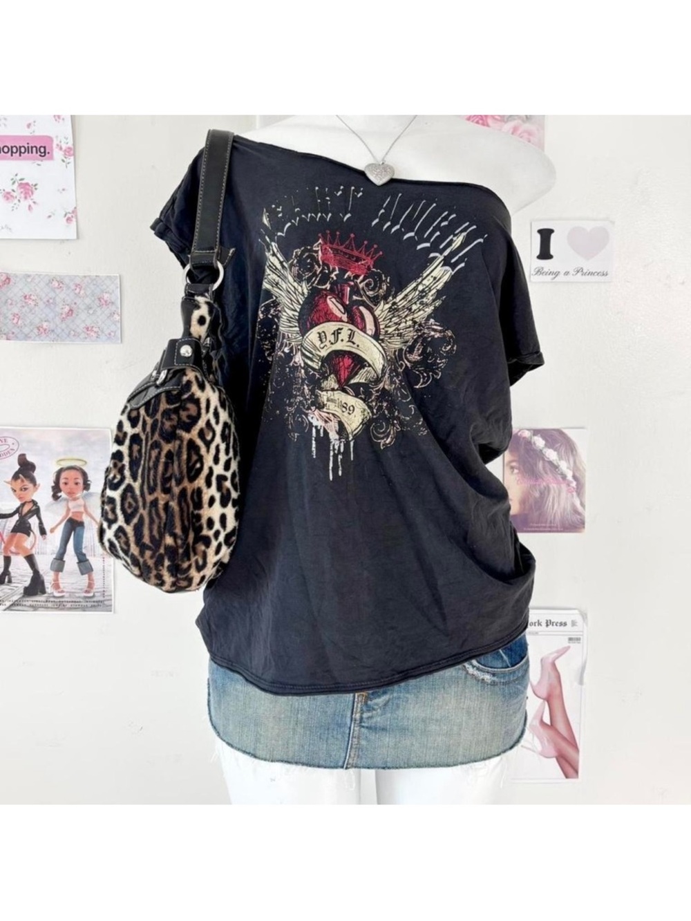 Black Graphic Short-Sleeve Off-Shoulder Tee